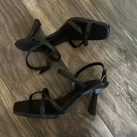 Cute heels - Picture 2 of 4